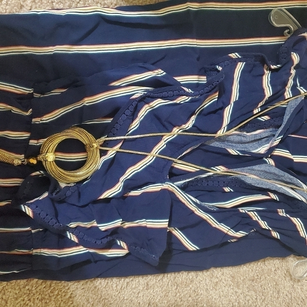 V-Neck jumpsuit with vintage necklace Size XS - Picture 7 of 11